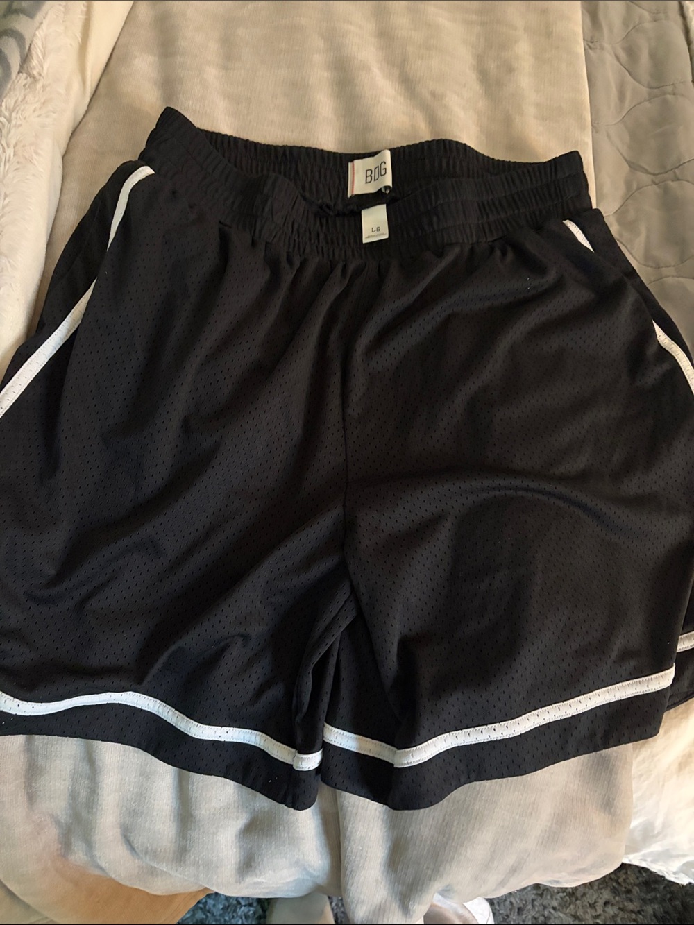 BDG Black women’s Mesh Athletic Shorts with White Piping sz L